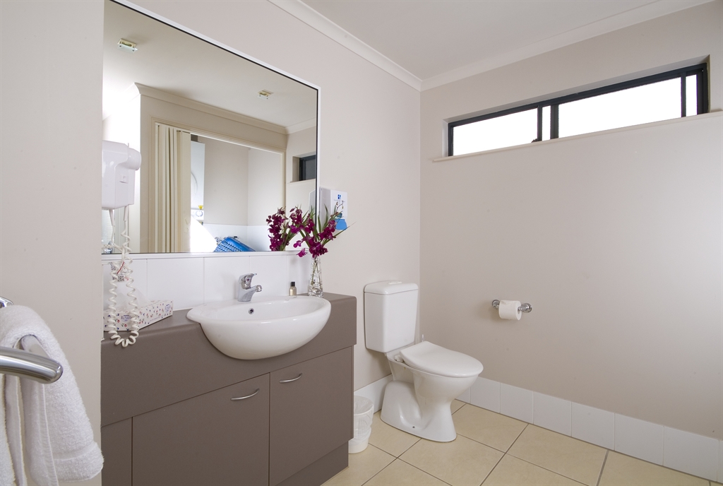 Southern Cross Atrium Apartments Booking Form