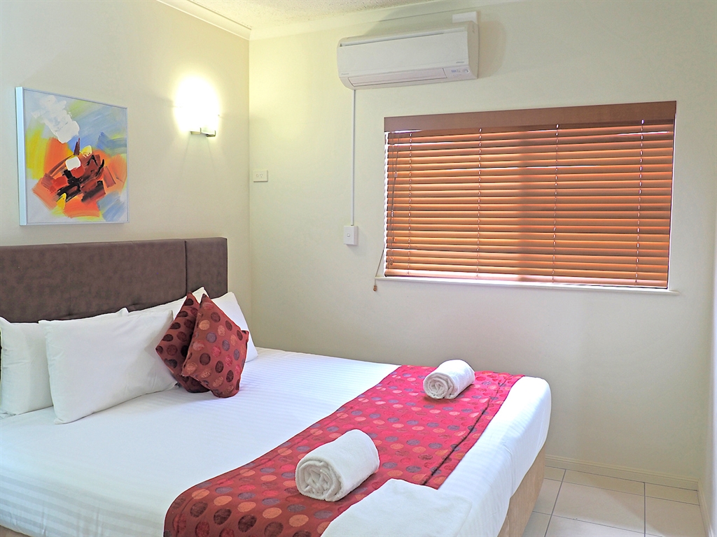 Southern Cross Atrium Apartments Booking Form